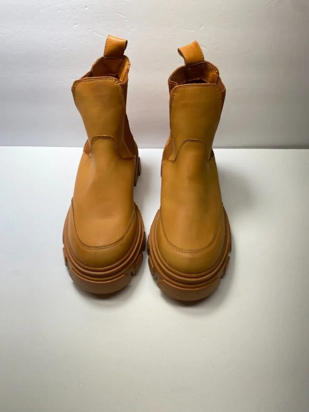 Farm Rio Women's Lug Chelsea Boots sz 8.5